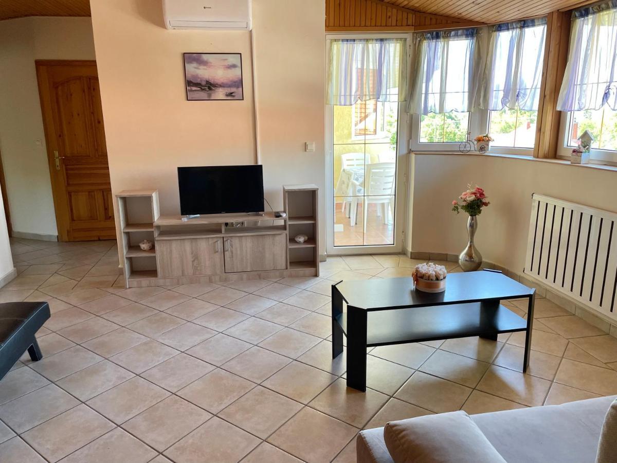 Esther Apartman Gyenesdiás Екстериор снимка