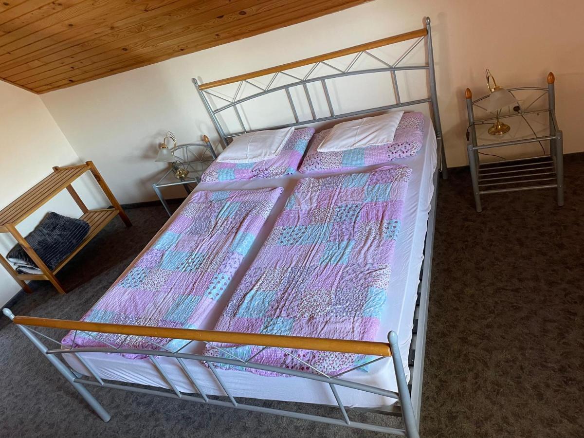 Esther Apartman Gyenesdiás Екстериор снимка