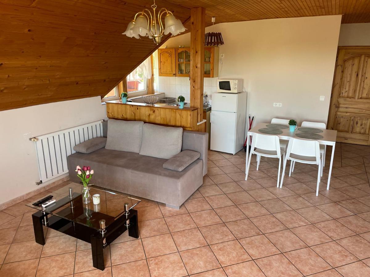 Esther Apartman Gyenesdiás Екстериор снимка