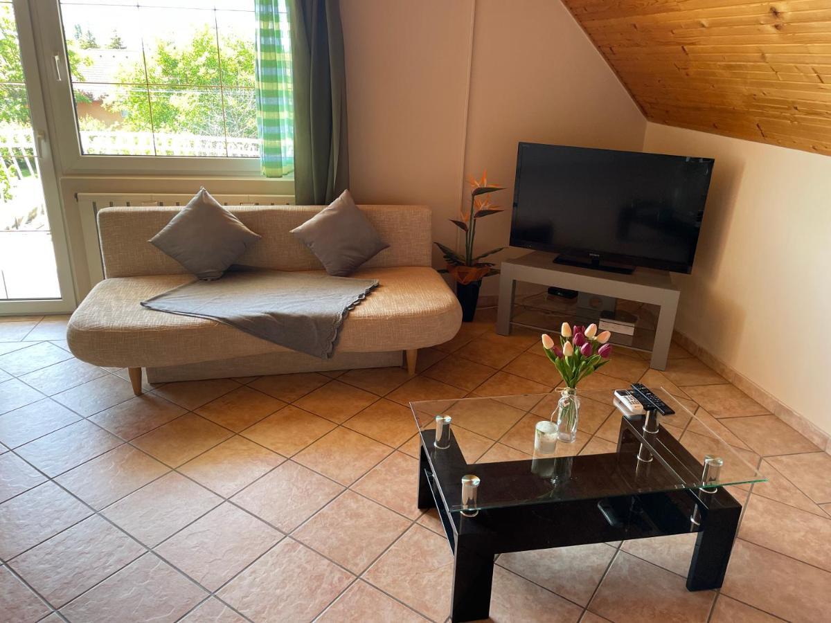 Esther Apartman Gyenesdiás Екстериор снимка