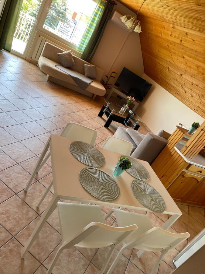Esther Apartman Gyenesdiás Екстериор снимка